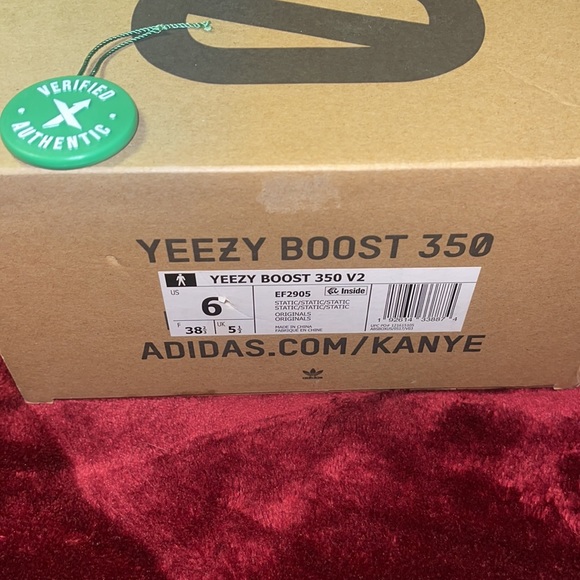 Yeezy boost 350 V2 - Picture 6 of 7